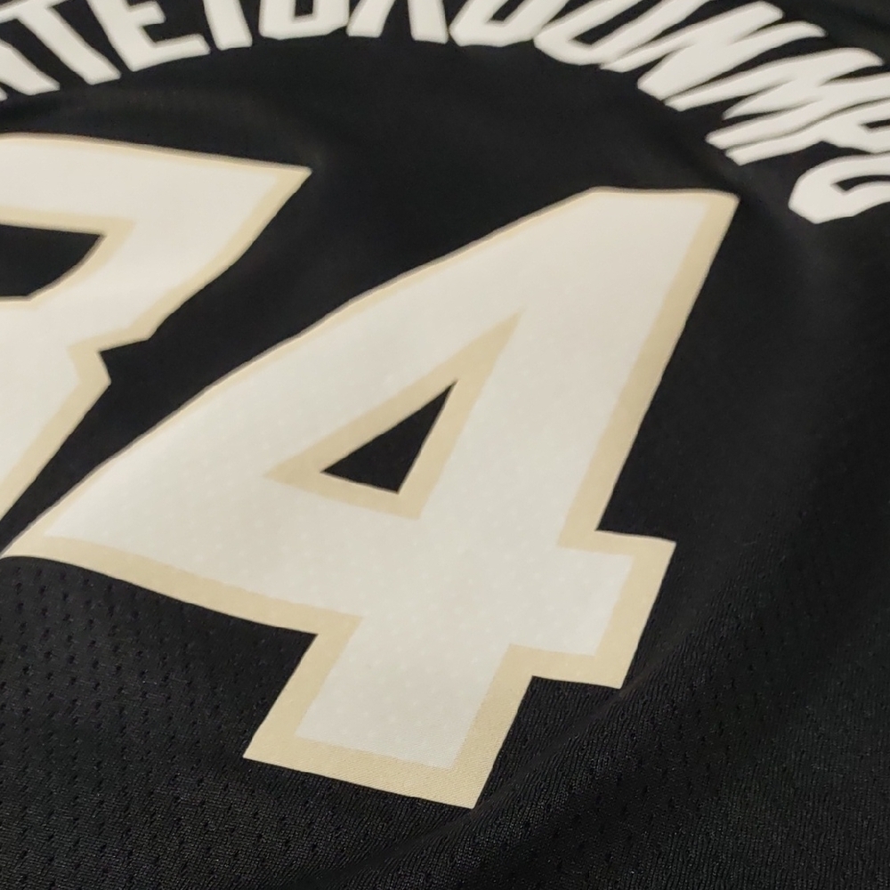 NBA Nike Black and Green Bucks Jersey - Picture 17 of 17